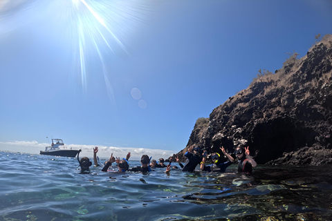 VISIT PINZON ISLAND BY YACHT /SNORKELING GALAPAGOS DAY TOUR