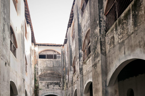 Passeio de Kandy a Ambuluwawa e três templos arqueológicosOpção Tuk Tuk