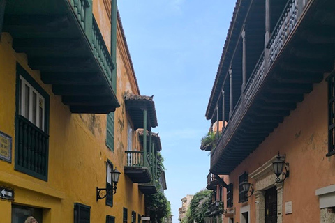 Cartagena: CITYTOUR ALL DAY, HOP ON HOP OFF AT ANY POINTCartagena: Discover emblematic places by double-decker bus