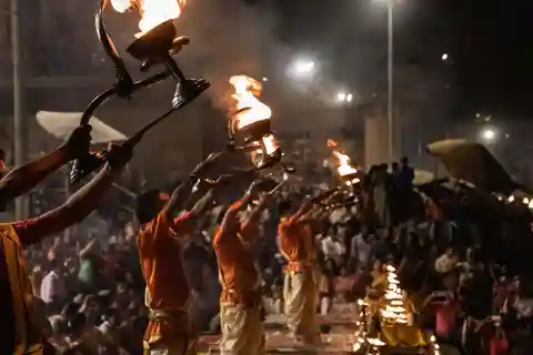Varanasi: Private City Highlights Day Tour & Ganges Cruise