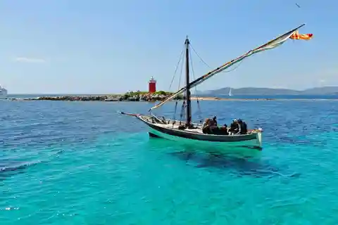 Da Alghero: escursione in barca a vela di 4 ore