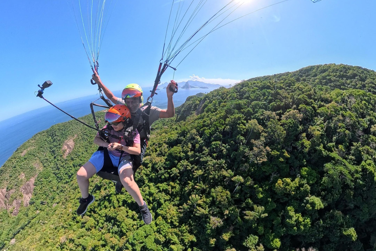 Niterói: Tandem Paragliding Flight with Luciano Miranda – No prior training required. Niterói: Tandem Paragliding Flight with Luciano Miranda – No Training Required