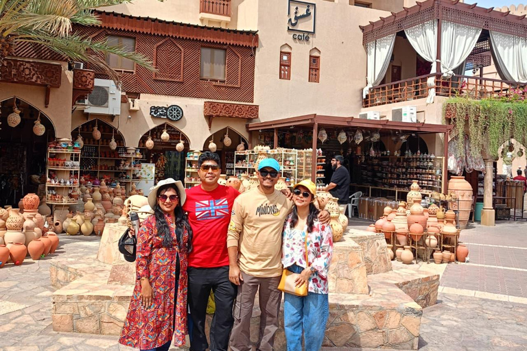 From Muscat: Nizwa Fort, Al Hamra & Jebel Shams Day Trip