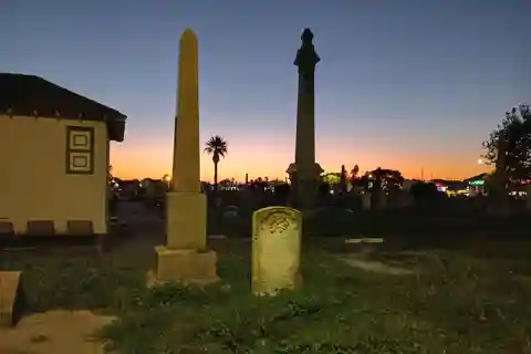 Galveston: Old City Cemetery Walking Tour with Local Guide