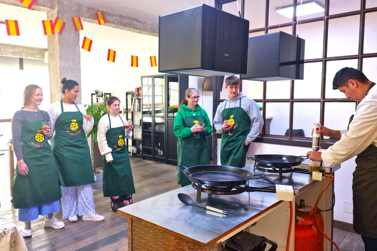 Madrid: Paella en Sangria Workshop met Tapas Proeverij