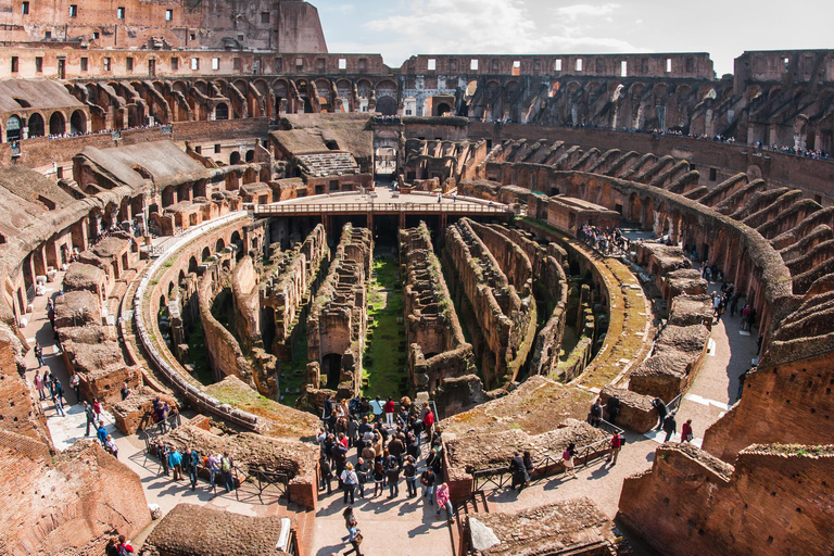Colosseum Exterior Tour with Roman Forum & Palatine Entry