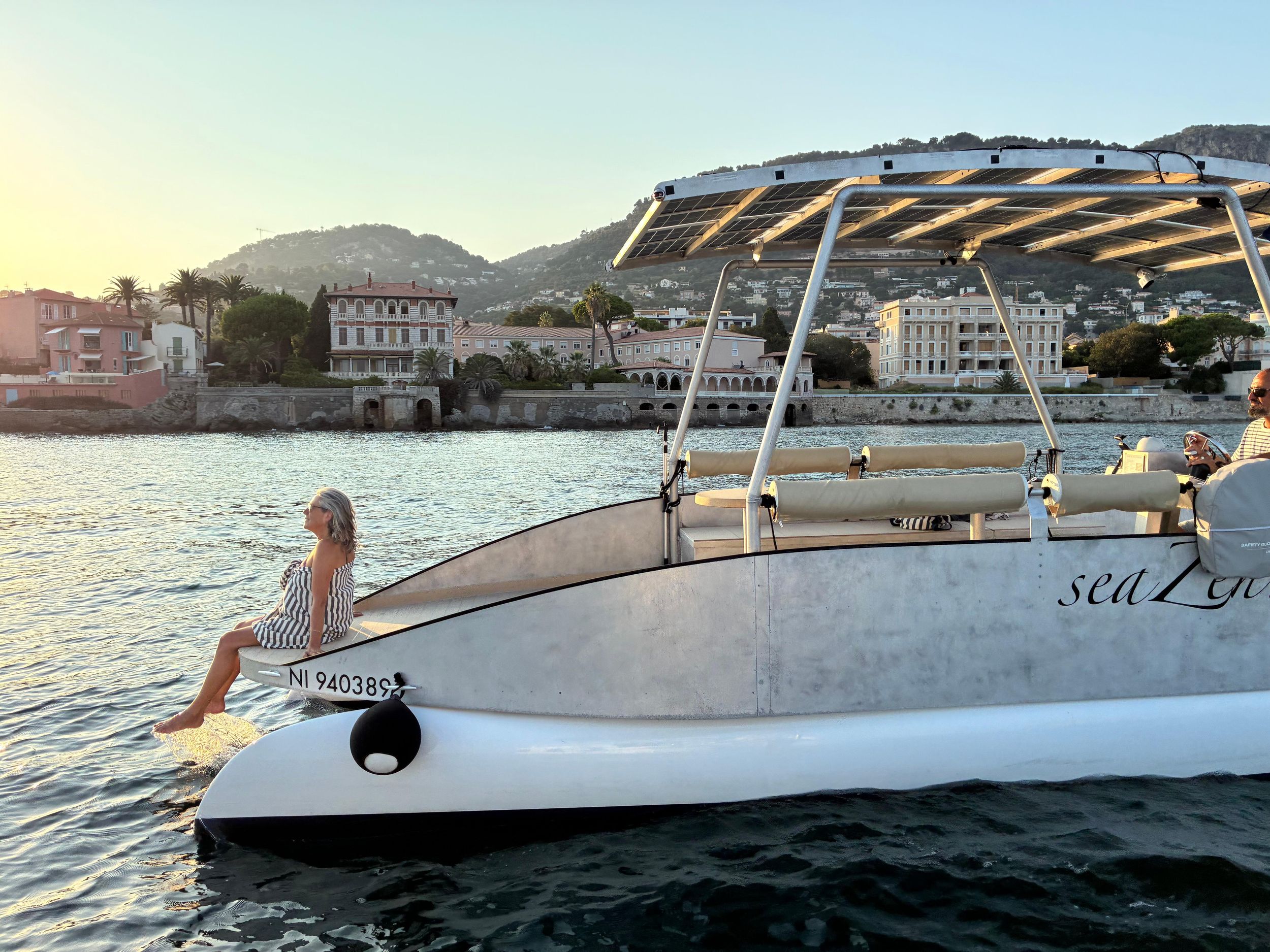 Nizza: Private Sunset Tour auf einem solarbetriebenen Boot