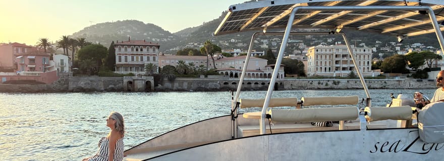 Nice : Visite privée au coucher du soleil sur un bateau à énergie solaire