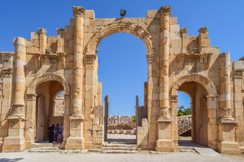 Z Ammanu: Całodniowa wycieczka - Jerash i Morze Martwe.wycieczka tylko z transportem