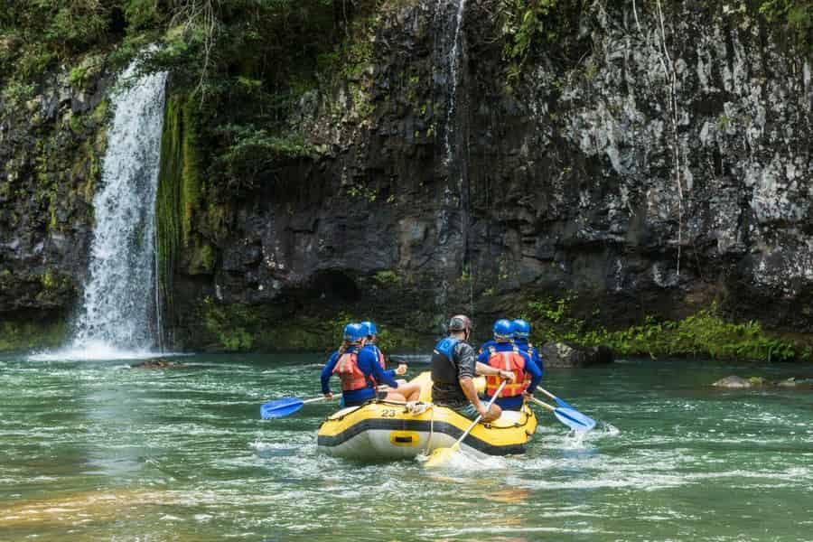 Ganztägiges Wildwasser-Rafting ab Cairns oder Mission Beach. Foto: GetYourGuide