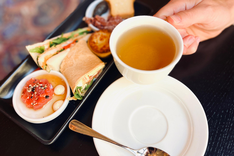 The Hague: Guided City Tour with High Tea at Hotel Des Indes
