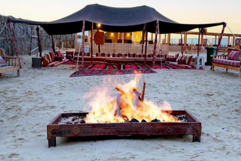 Doha: Übernachtung im Wüstencamping mit BBQ-Abendessen und FrühstückDoha: Private Übernachtung auf dem Wüstencampingplatz