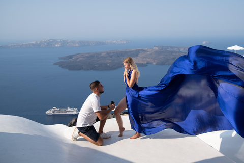 Santorini: Heiratsantrag-Fotoshooting l Privater Eintritt zum Blue Dome1 Stunde - Poposal Photoshoot