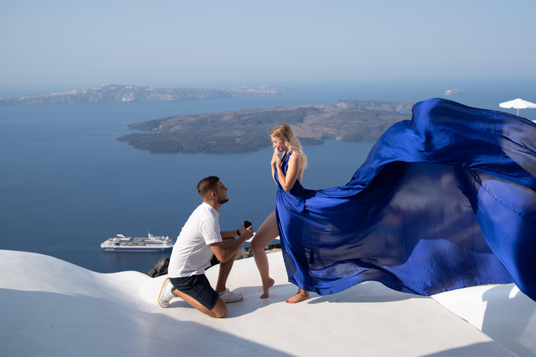 Santorini: Heiratsantrag-Fotoshooting l Privater Eintritt zum Blue Dome1 Stunde - Poposal Photoshoot