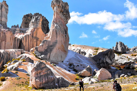 Arequipa: Tour al Paraíso Lunar en Choqolaqa con Caminata Guiada