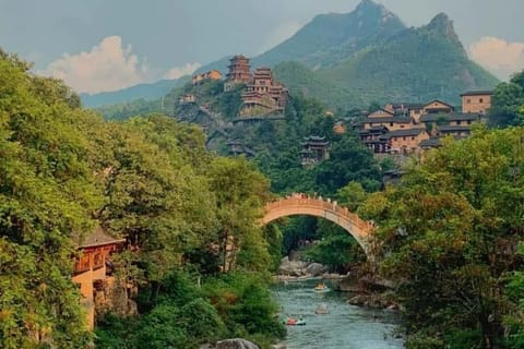 From Shanghai: Wangxian Valley 2-Day Private Tour by Train