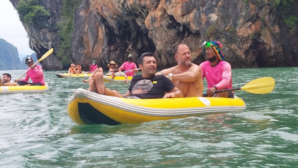 Phuket: James Bond Island med stor båt och kanotpaddling i havsgrottor ...