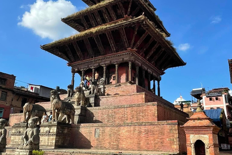 Katmandu: Wycieczka do Bhaktapur i Nagarkot (wschód słońca/wędrówka/zachód słońca/)Wschód słońca w Nagarkot, wędrówka do Changunarayan i wycieczka do Bhaktapur