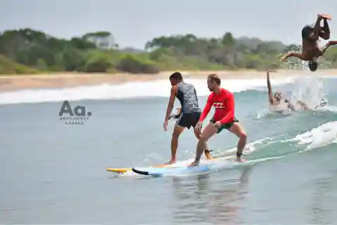 Arugam Bay Surf Lessons : Beginner Surf Experience