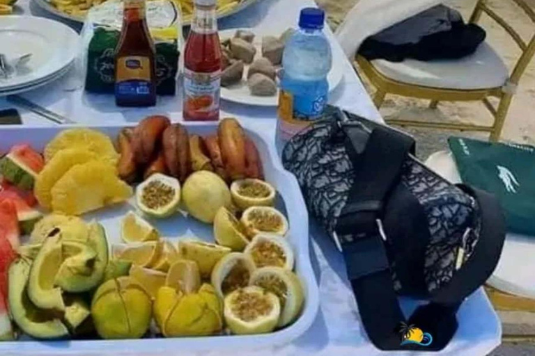 桑给巴尔：纳库彭达沙洲和石头城之旅（含午餐）私人观光（不含酒店接送服务）