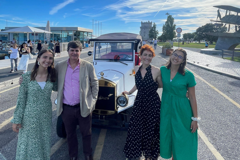 Lisbon: Vintage Electric Tuk-Tuk Guided Tour with Tastings