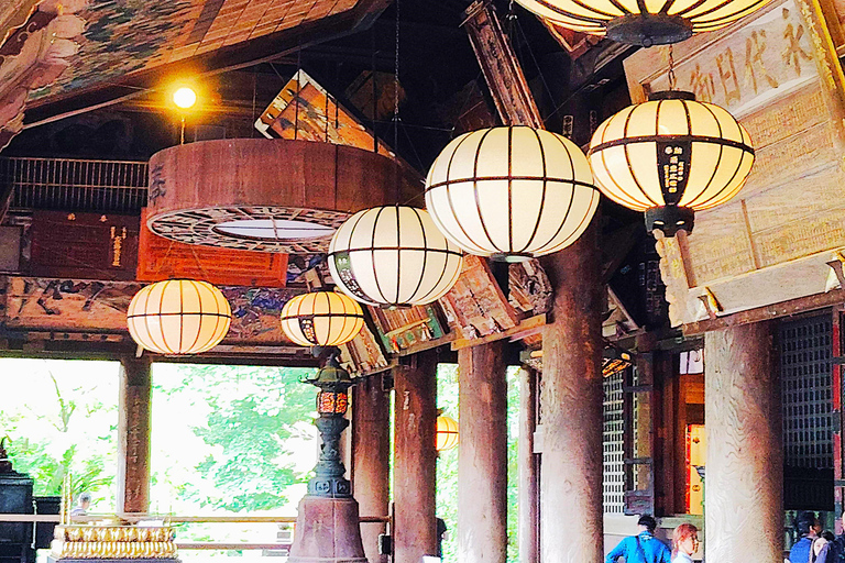 Nara: Entdecke die riesige Kannon-Statue und den Tempel am Steilhang von HasederaNara: Entdecke die riesige Kannon-Statue und den Tempel am Steilhang in Hasedera