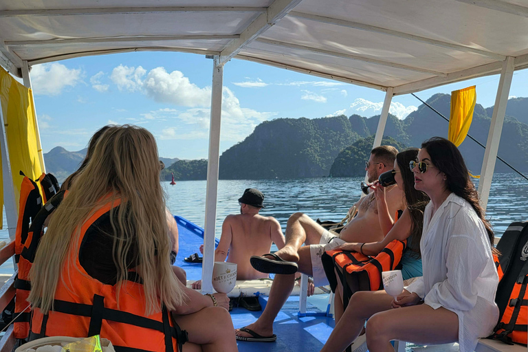 Coron: Pukaway Cave Private Tour with Picnic Lunch