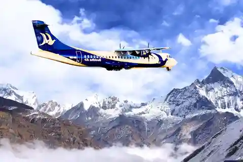 Kathmandu: Scenic Everest Region Mountain Flight