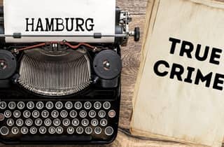 Hamburg: Fesselndes Outdoor-Escape-Game, True-Crime-Tour - Landungsbrücken