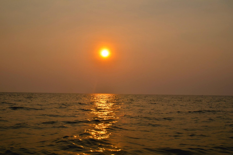 Siem Reap: Meio dia em Kampong Phluk com pôr do sol, barco e guia