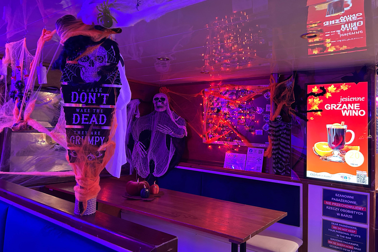 Wrocław: Halloween-boottocht met verwarmd schip