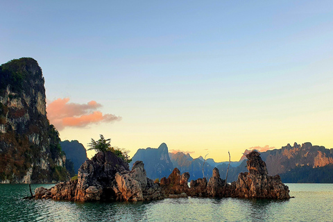 Khao Sok: Overnight Raft House Cheow Lan Lake & Coral Cave Option 1: Join Trip Raft House with Fan & *Shared Bathroom