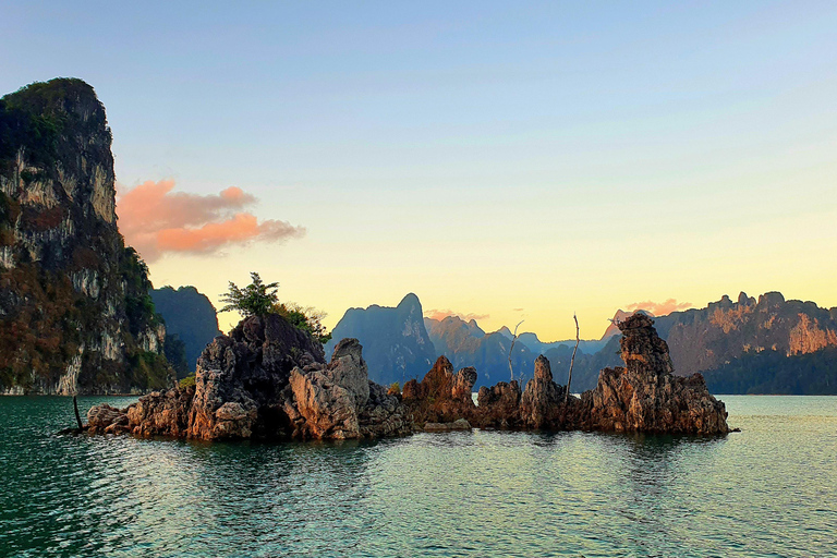 Khao Sok: Overnight Raft House Cheow Lan Lake & Coral Cave Option 1: Join Trip Raft House with Fan & *Shared Bathroom