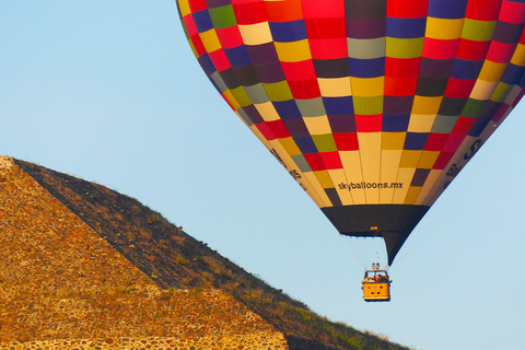 Teotihuacan: Varmluftsballongflygning Sky BalloonsTeotihuacan: Flyg med varmluftsballong med Sky Balloons