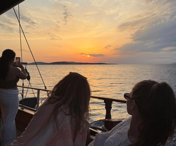 Mykonos: Sunset Boat Cruise with Light Dinner & Drinks