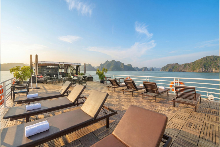 Hanoi: 2 days Lan Ha Bay Cruise, Bai Tu Long, Cat Ba Island
