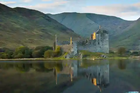 From Edinburgh: West Highlands, Castles & Lochs Day Tour