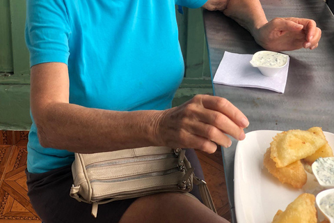 Medellin: Empanada Workshop & Cable Car in Comuna 13