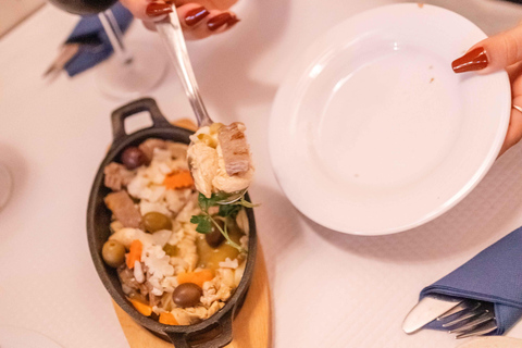Lisbon: Graça Food & Wine Tour in Traditional Taverns Food & Wine Walking Tour
