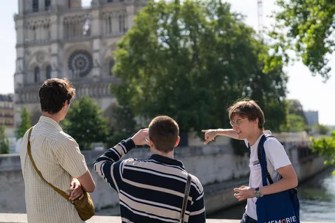 Parijs: Rondleiding Notre-Dame met kleine groep (standaard toegang)