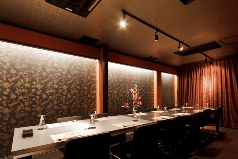 Kobe’s Top Restaurant Reservation for A5 Kobe Beef & Sushi Kobe Beef Special Meal Set (Sashimi & Sirloin Steak)