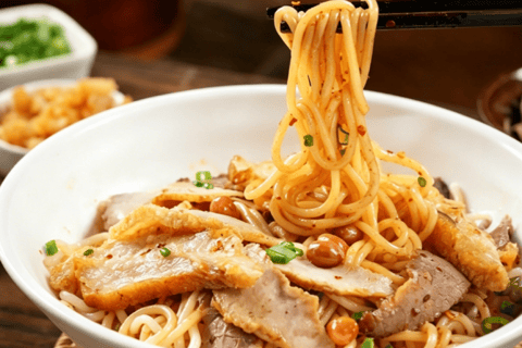 Guilin: Food Walking Tour with Rice Noodles & Snacks Guilin: Food Walking Private Tour with Rice Noodles & Snacks