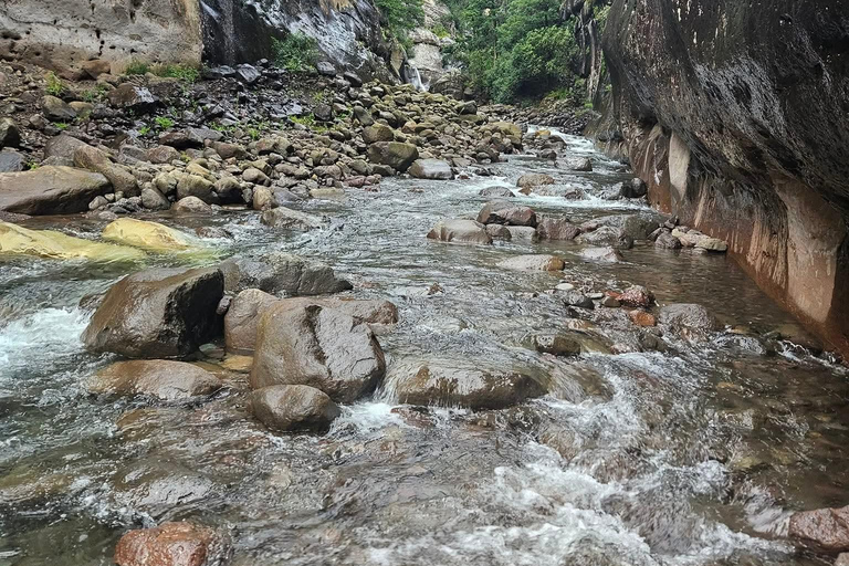 Hiking Tugela Gorge - Highest Waterfall in the world