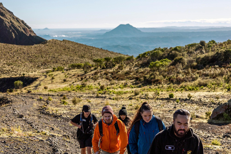 Rotorua: begeleide wandeling van een halve dag naar de vulkanische krater van Tarawera