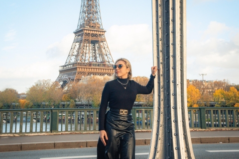 Paris: Professional Photoshoot with the Eiffel Tower Standard Photoshot (30 Photos)