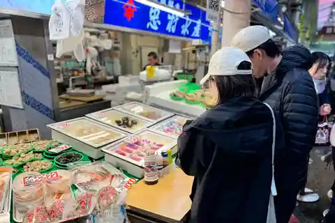 Kanazawa: 2-Hour Private Tour of Omicho Market with Tastings