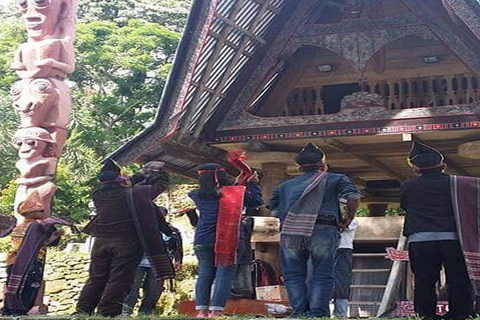 Medan: Discover the Best of Sumatra Day Trip! Medan: Lake Toba Tour