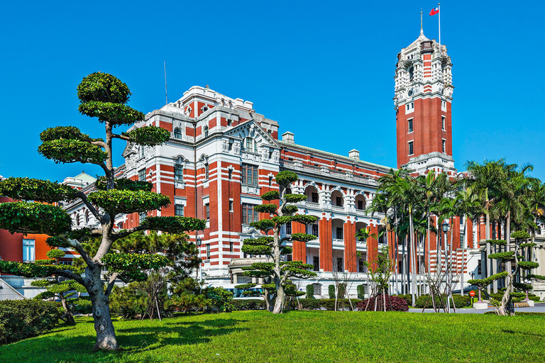 Taipei: Pineapple Cake Workshop & Historical City Tour Private: Pineapple Cake Workshop & Historical City Tour