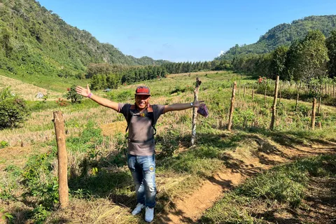 Luang Prabang: Full Day Trek to Kuang Si Waterfall & Village