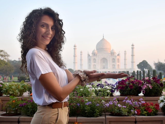 Same Day Taj Mahal/Agra Tour From Mumbai with Return Flights